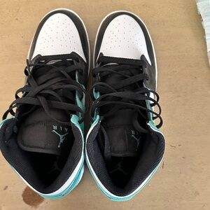 Black and Teal Air Jordan 1 Mid